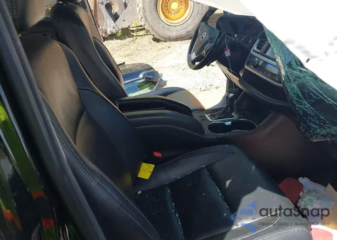 2018 Toyota Highlander Xle from USA, damaged, VIN 5TDJZRFH3JS536242